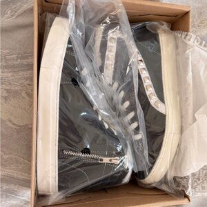 Steve Madden NWT Stylish Black and White High-Top Sneakers With Fur Trim